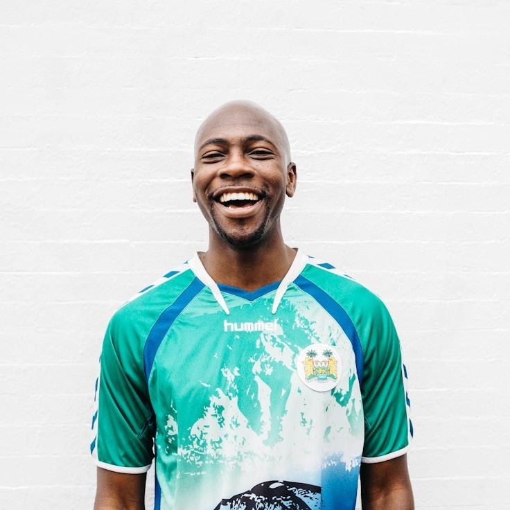 Jordan Kim, Client Relations Director, discussing corporate gifting strategy with business clients